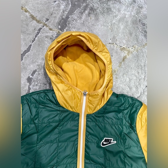 New!! Nike Synthetic Fill Colorblock Full-Zip Hooded Jacket - Large - Picture 5 of 7